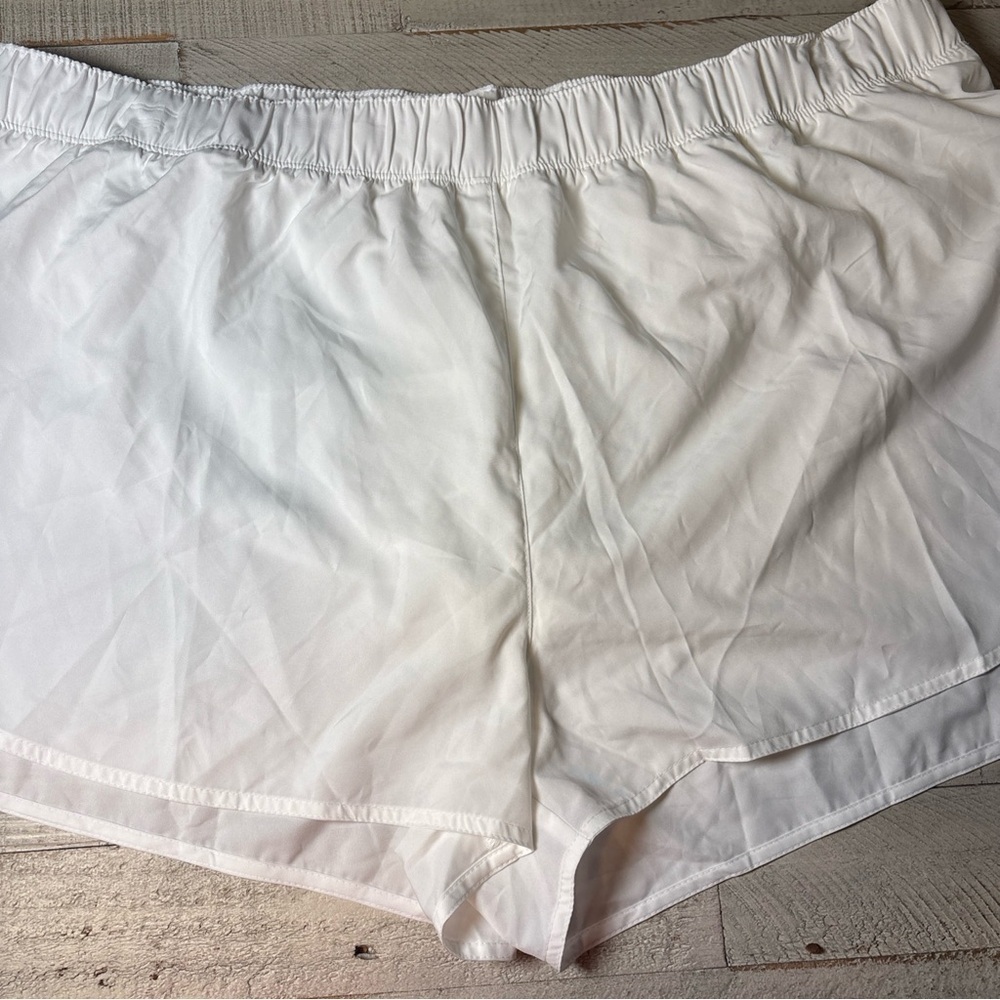 Old Navy Women’s Size 4X Dolphin Hem StretchTech Run Shorts .... NWT! - Picture 4 of 14